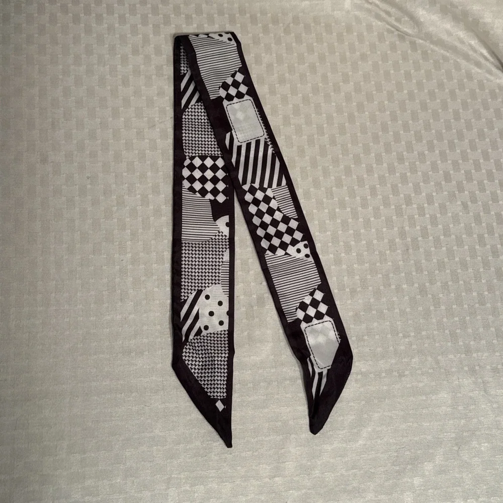 Black and White Abstract Pattern Purse Hair Scarf New